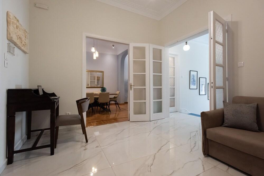 Blue Ark Lavish Sauna Suite Athens Exterior photo